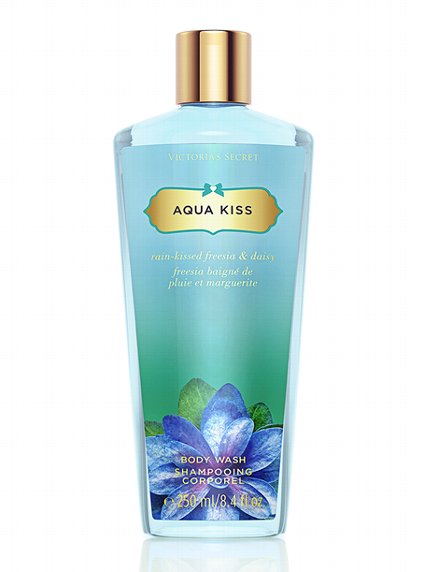 Victoria's Secret Aqua Kiss Daily Body Wash 250 ml. *รุ่น Fantasies กลิ่นหอมเย็นของดอกฟรีเซีย ผสมกับกลิ่นหอมสดชื่นของดอกเดซี่ เป็นกลิ่นหอมใหม่ ที่น่าลองมากๆคะ 