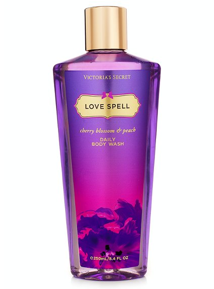 Victoria's Secret Love Spell Daily Body Wash 250 ml. *รุ่น Fantasies กลิ่นนี้จะเป็นกลิ่นหอมคล้ายซูกัส ออกเปรี้ยวซนและหวานหอมลงตัว มีส่วนผสมของกลิ่นลูกพีช/มะลิขาว/และดอกซากุระ ได้กลิ่นแล้วเป็นต้องหลงเสน่ห์ ในแบบสาวน้อยน่ารัก