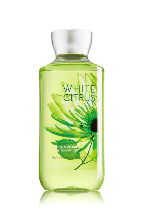 Bath & Body Works White Citrus Shea & Vitamin E Shower Gel 295ml. เจลอาบน้ำ กลิ่นนี้จะมีความหอมสดชื่นซีตัสมากๆ คล้ายกลิ่นของไอศรีมรสมะนาว ใครที่เบื่อกลิ่นหอมของดอกไม้ลองเปลี่ยนมาใช้กลิ่นนี้ดูรับรองไม่ผิดหวังค่ะ