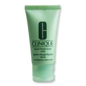 CLINIQUE Liquid Facial Soap Mild 30 ML สบู่เหลวเนื้อเจลใส  มีคุณสมบัติขจัดน้ำมันส่วนเกิน สิ่งสกปรก และเหงื่ออย่างหมดจด โดยไม่ทำให้ผิวแห้งตึง เหลือไว้เพียงความรู้สึกสดชื่น สะอาด สบายผิว และเตรียมความพร้อมให้ผิวเพื่อรับ clarifying lotion หรือ cl