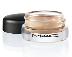 MAC Studio Sculpt Concealer 5.5 g. ไซส์จริง คอนซีลเลอร์ชนิดครีมกระปุก ใช้แต้มปกปิดริ้วรอยได้ดีเยี่ยมและติดทนนาน ใช้ปกปิดริ้วรอยคล้ำใต้ตา หรือรอยสิวได้เรียบเนียนสนิทอย่างน่ามหัสจรรย์