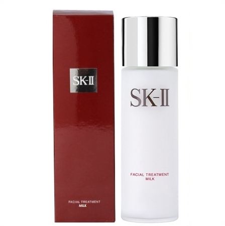 SK-II Facial Treatment Milk 75ml. โลชั่นน้ำนมที่ผสานคุณค่าจากออยล์หลากหลายชนิดที่เป็นประโยชน์ต่อผิว ซึมซาบเข้าสู่ผิวเพื่อเก็บล็อคความชุ่มชื้น ช่วยปรับสมดุลความชุ่มชื้นให้ผิวที่แห้งขาดน้ำได้อย่างมีประสิทธิภาพ ผิวจึงดูเรียบเนียน ดูกระจ่างใส และส