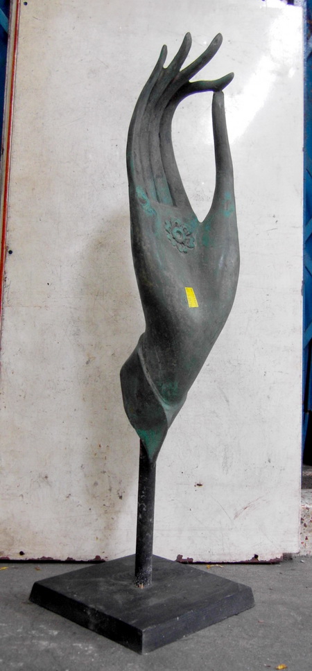 H026 มือจีบตั้งโชว์ จัมโบ้ เนื้อทองเหลือง Hand statue
