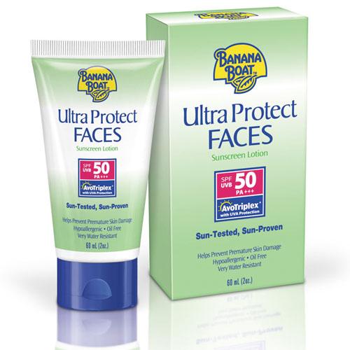 Banana Boat Ultra Protect Faces Sunscreen Lotion SPF 50 PA+++ 60ml. โลชั่นกันแดดสำหรับปกป้องผิวหน้าทาได้ทุกวันเนื้อครีมบางเบาซึมซาบเร็ว ไม่เหนียวเหนอะหนะ ปราศจากน้ำมันและน้ำหอมไม่อุดตันรูขุมขน มีส่วนผสมของว่านหางจระเข้และวิตามิน E ช่วยให้ผิวเน