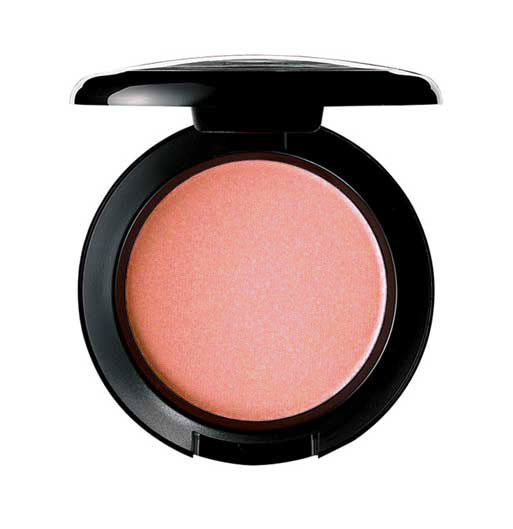 MAC Powder Blush# Melba บรัชออนสีส้มพีชอ่อนๆดูแบ๊วๆน่ารักค่ะ บลัชออนแบบฝุ่น กระจายเนื้อสีเนียนเรียบทั่วผิวหน้า มอบ ผลลัพธ์รูปหน้าให้มีมิติโดดเด่น จากการสะท้อนแสงและสีของเนื้อบลัชออน ทำให้ผิวดูเปล่งประกายดูสุขภาพดีค่ะ