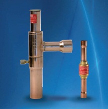 Condensing pressure regulators