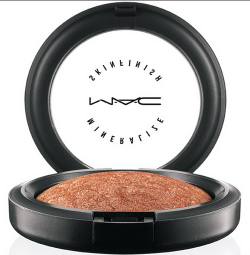 MAC Mineralize Skinfinish # Gold Deposit ขนาดปกติ10g  เมคอัพพาวเดอร์เพิ่มความกระจ่างให้ใบหน้า สีน้ำตาลอมส้มประกายทอง ไล้บนโหนกแก้มให้สีระเรื่อ หรือจะใช้ contour ปัดแต่งทั่วใบหน้าให้เกิดมิติแห่งความกระจ่างเพิ่มความเป็นประกายน่าหลงไหล 