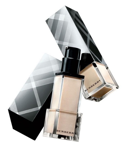 BURBERRY Fresh Glow Luminous Fluid Base 30 ml. (ขนาดปกติ) เบสปรับสภาพผิวที่ขายดีจนขาดตลาดบ่อย และถูกถามหามากที่สุด ด้วยคุณภาพชั้นเยี่ยมของเบสเนื้อ Fluide ที่จะปรับสภาพเพื่อความพร้อมในการลงเมคอัพ เนื้อครีมไร้ความมัน ใช้ได้ทุกสภาพผิว (แม้กระทั่ง