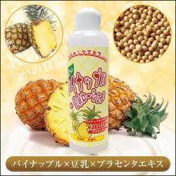 Pineapple Soybean Milk Lotion ขนาด 200 ml. โลชั่นผิวใสกระชับรูขมขนผลิตและนำเข้าจากประเทศญี่ปุ่นค่ะ ช่วยลดจุดด่างดำ รอยยุงกัด รอยแผลเป็น ปรับสีผิวผิวที่ไม่เรียบเนียนให้สม่ำเสมอ ด้วย AHA จากสับปะรดญี่ปุ่น ตัวนี้เน้นผิวใส ขนอ่