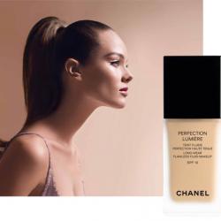 Chanel Perfection Lumiere Long-Wear Flawless Fluid Makeup SPF10 ขนาดปกติ 30 ml.  รองพื้นคุณภาพระดับไฮคลาส จาก Chanel โดดเด่นด้วยเนื้อสัมผัสที่บางเบา ให้การปกปิดได้เรียบเนียนอย่างเป็นธรรมชาติ ขจัดความหมองคล้ำ ให้ผิวดูเปล่งประกาย ไม่ทิ้งคราบความ