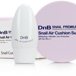 **พร้อมส่ง**DnB Snail Premium Snail Air Cushion Sun CC+รีฟิล 15g. ซีซีครีม 4 in 1 รวมคุณสมบัติเด่น แต่งหน้าได้เนียนเด้งไม่ต้องหลายขั้นตอน CC ครีมในรูปแบบ Cushion เนื้อเนียนนุ่ม ให้สัมผัสบางเบา ไม่เหนียวเหนอะหนะ ปกปิดได้อย่างดีเยี่ยม พร้อมส่วนผสมจากเมือกหอ
