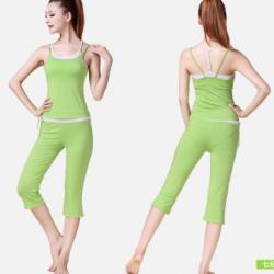 **พร้อมส่ง  สีเขียว size M ชุดโยคะ/ชุดออกกำลังกาย  เสื้อกล้ามบราในตัว+กางเกง 4 ส่วน