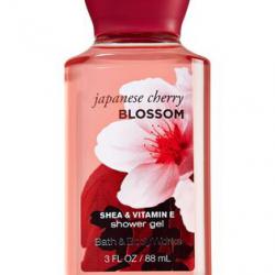 **พร้อมส่ง**Bath & Body Works Japanese Cherry Blossom Shower Gel ขนาดทดลอง 88 ml. เจลอาบน้ำกลิ่นหอมติดกายนานตลอดวัน กลิ่นดอกซากุระญี่ปุ่นหอมเตะจมูกตั้งแต่ครั้งแรกที่ได้กลิ่น ผสมกับกลิ่นวนิลานุ่มๆ เป็นกลิ่นที่ค่อนข้างชัดเจนและติดทนนานเป็นพิเศษ 