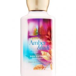 **พร้อมส่ง**Bath & Body Works Amber Blush Shea & Vitamin E Body Lotion 236 ml. โลชั่นบำรุงผิวสุดพิเศษ กลิ่นหอมของราสเบอร์รี่ผสมวนิลลา หอมหวานๆคล้ายๆกลิ่นพายเบอรรี่คะ