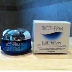 Biotherm Blue Therapy Cream ขนาดทดลอง 15ml. ครีมบำรุงยามค่ำคืน ชะลอความร่วงโรยของผิวพรรณ เพื่อตอบโจทย์การดูแลฟื้นฟูผิวของสาวเอเชียอย่างครบมิติ ด้วยปฏิบัติการกระชับผิว ลดเลือนริ้วรอยและความหมองคล้ำในหนึ่งเดียว เพื่อผิวที่แลดูเยาว์วัยในทุกๆ วัน 