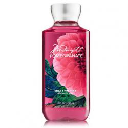 **พร้อมส่ง**Bath & Body Works Midnight Pomegranate Shea & Vitamin E Shower Gel 295ml. เจลอาบน้ำกลิ่นหอมติดกายนานตลอดวัน กลิ่นนี้จะหอมทับทิม คล้ายๆพวกน้ำทับทิมค่ะ ผสมกลิ่นดอกมะลิและแบรคเบอร์รี่ กลิ่นหอมชัดติดทนนาน