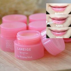Laneige Lip Sleeping Mask ( ของแท้เกาหลี 100% )  ช่วยลดความแห้งกร้านและเป็นขุย ร่องบนริมฝีปากดูตื้นขึ้น พร้อมมอบกลิ่นหอมหวานจากเบอร์รี่