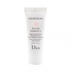 Dior Diorsnow Bloom Perfect Brightening Perfect Skin Creator SPF35 PA+++ ขนาดทดลอง 7 ml. ครีมกันแดดสำหรับผิวหน้า ที่ปกป้องผิวจากการทำร้ายของรังสีUV ได้ 35 เท่า พร้อมสารบำรุงที่ให้ผิวเปล่งปลั่ง กระจ่างใส ผิวชุ่มชื่น นุ่ม ลื่น ไม่แห้งกร้