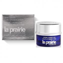 La Prairie Skin Caviar Luxe Cream Sheer ขนาดทดลอง 5ml. ครีมบำรุงผิว ที่มอบคุณสมบัติการช่วยยกกระชับผิวแบบลักซ์ชัวรี่ในรูปแบบเนื้อเชียร์ ที่ยังคงประสิทธิภาพเท่าเทียมกับ Luxe Cream หากเนื้อสัมผัสเปี่ยมประสิทธิภาพซึบซาบเร็วขึ้นและทำงานกับผิวได้ไวขึ้