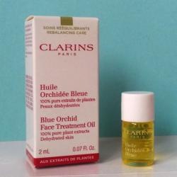 *พร้อมส่ง*Clarins Blue Orchid Face Treatment Oil ขนาดทดลอง 2ml. ทรีทเมนท์ออยล์ที่ขายดีที่สุดของผลิตภัณฑ์ในรูปแบบน้ำมัน ช่วยต่อต้านริ้วรอย ปกป้องผิวให้ชุ่มชื้นฟื้นฟูให้ผิวเรียบเนียน และช่วยต่อต้านริ้วรอยแห่งวัย