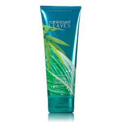 **พร้อมส่ง**Bath & Body Works Rainkissed Leaves Ultra Shea Body Cream 226 g. ครีมบำรุงผิวสุดเข้มข้น มีกลิ่นหอมสดชื่นเหมือนกลิ่นของใบไม้ที่เพิ่งแตกใบอ่อน จากสายฝนในฤดูร้อน กลิ่นจะออกแนวอโรม่าพืชพรรณธรรมชาติสดชื่นผ่อนคลายค่ะ