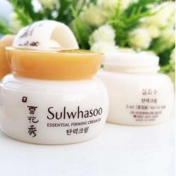 Sulwhasoo Essential Firming Cream EX ขนาดทดลอง 5 ml. ครีมกระชับผิวหน้า ที่มีส่วนผสมของสมุนไพรอันเลื่องชื่อของเกาหลี เสริมสร้างความกระชับแน่นและยืดหยุ่นให้ผิวด้วยสารสกัดจากลูกเดือย ทับทิม โกจิเบอร์รี่ ชาเขียว และใบแปะก๊วย กระตุ้นการทำงานของคอลล