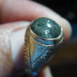 แหวนทองเหลือง แก้วโป่งข่ามนำโชค ปวกเขียวเข้ม กาบรุ้งสวย แหวนเบอร์ 53