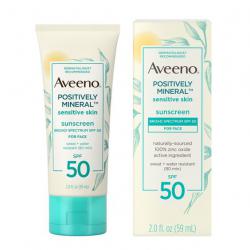Aveeno Positively MineralSensitive Skin Sunscreen SPF 50 for Face 59 ml. ครีมกันแดดสำหรับผิวบอบบางแพ้ง่าย ยี่ห้อที่คุณหมอที่อเมริกาแนะนำสำหรับผู้มีผิวบอบบาง กันเหงื่อกันน้ำ สามารถใช้ทาลงเล่นน้ำได้นานถึง 80 นาที เหมาะสำหรับทุกสภาพผิว