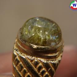 แหวนทองเหลืองหญิง แก้วโป่งข่ามนำโชค เบอร์ 55 แก้วแท่งมรกตสีเขียวอ่อน เป็นแก้วที่หายาก