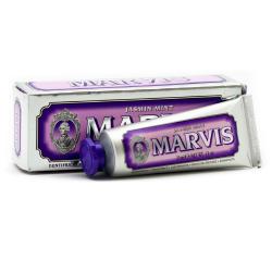 MARVIS Jasmin Mint Toothpaste Travel Size 25 ml. (สีม่วง) ยาสีฟันระดับพรีเมี่ยม  สูตรหอมสดชื่น หอมหวานของกลิ่นมะลิและมิ้นท์ การผสมผสานที่น่าทึ่งระหว่างความหอมหวานแบบฉบับดอกมะลิและความหอมสดชื่นของมิ้นต์ เมื่อนำมารวมกันจึงได้รสชาติใหม่ที่จะทำให้รู