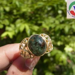 แหวนทองเหลืองลายฉลุ  เบอร์ 54 แก้วโป่งข่ามนำโชค แก้วปวกสีเขียว สีทอง