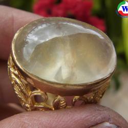 แหวนทองเหลืองชาย 12.93 กรัม เบอร์ 65 แก้วโป่งข่ามนำโชคชนิดแก้วหมอกมุงเมืองเหลืองนวล กาบเงิน กาบทอง
