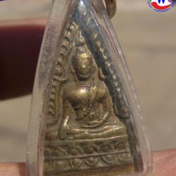 พระเครื่อง เหรียญพระพุทธชินราช พิมพ์ 3 เหลี่ยม มีหู เนื้อทองเหลืองเก่า ไม่ทราบปี