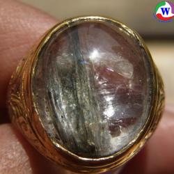 แหวนทองเหลืองหญิง หนักรวม 8.26 กรัม เบอร์ 60 แก้วโป่งข่ามนำโชคชนิดแก้วพิรุณเส้นสีเทาเงิน กาบรุ้งที่หน้าแก้วสวย