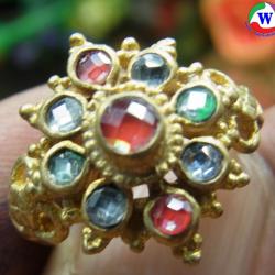 แหวนทองเหลืองลายโบราณ เบอร์ 55 ครึ่ง ยกดอก บุดน้ำเพชร 3 สีแดง เขียว ขาว