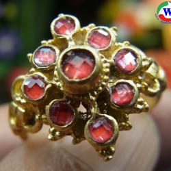 แหวนทองเหลืองลายโบราณ เบอร์ 58 ครึ่ง ยกดอก บุดน้ำเพชรสีแดง