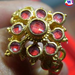 แหวนทองเหลืองลายโบราณ เบอร์ 58 ยกดอก พลอยบุดน้ำเพชรสีแดง