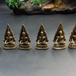 amulet พระเครื่อง พระพุทธชินราช พิมพ์ทรงอินโดจีน พระทำบุญหน้าวัด มี 6 องค์ องค์ละ 150 บาท ทองเหลือง