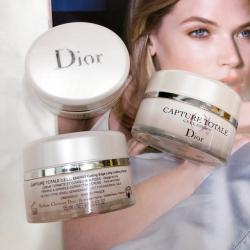 Dior Capture Totale Cell Energy Firming & Wrinkle - Correcting Creme ขนาดทดลอง 15 ml. ครีมฟื้นฟูผิวที่ดีที่สุดของดิออร์ เพื่อผิวที่แลดูเปล่งปลั่งกระจ่างใส อ่อนเยาว์ และสุขภาพดียิ่งขึ้นในทุกช่วงวัย ผิวของคุณจะรู้สึกได้ถึงความเรียบเนียน, กระชับ, อิ่มน้ำ