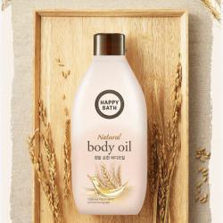 Happy Bath Natural Body Oil 250 ml. กลิ่น Milky Powder ออยล์บำรุงผิวสูตรอ่อนโยน กลิ่นจะเป็นนมๆแป้งๆสบายๆ ประกอบด้วยน้ำมันเมล็ดคาเดเมีย และน้ำมันเมล็ดดอกทานตะวันมากกว่า 59% จึงรู้สึกได้ถึงความชุ่มชื้นขั้นสุดบางเบา ไม่เหนียวเหนอะหนะ ไม่หนักผิว ซึมซาบได้ดี ท