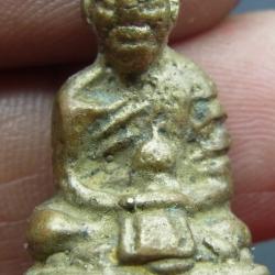 รูปหล่อพระเกจิเก่า เนื้อทองผสม 11.59 กรัม T-7811