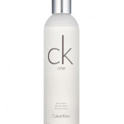 Calvin Klein CK One Body Wash Gel 250ml. เจลอาบน้ำทำความสะอาดผิวกายผสมน้ำหอม ทำความสะอาดและบำรุงผิวอย่างอ่อนโยน ผ่อนคลายและให้ความชุ่มชื้น เผยผิวนุ่มและได้รับการบำรุง สำหรับทุกสภาพผิว ด้วยกลิ่นน้ำหอมเอสเซ้นส์จากส้ม,มะนาวและมะลิ เป็นกลิ่น Unisex ผู้หญิงก็ใ