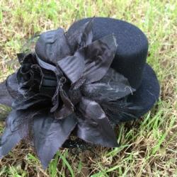 ++พร้อมส่ง++ กิ๊บหมวกดอกไม้สีดำสุดอลังการ น่ารัก 